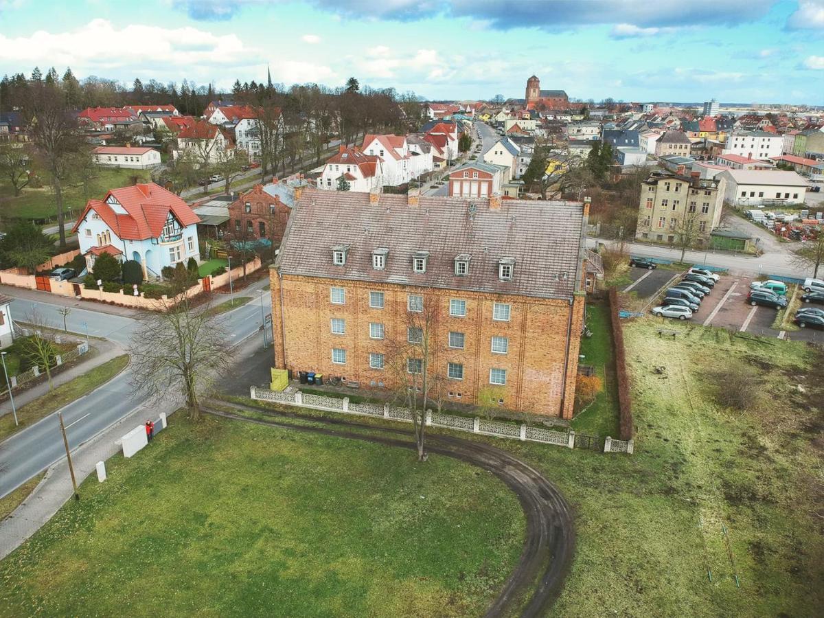 Pension Zur Inselbruecke Wolgast Exterior foto